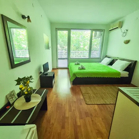 Nev Getaway For 2 Apartment